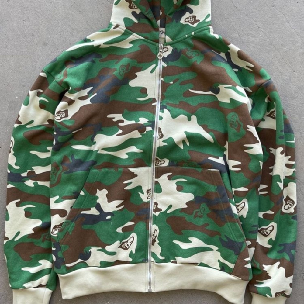 Warren Lotas camo zip up hoodie. Sz L.